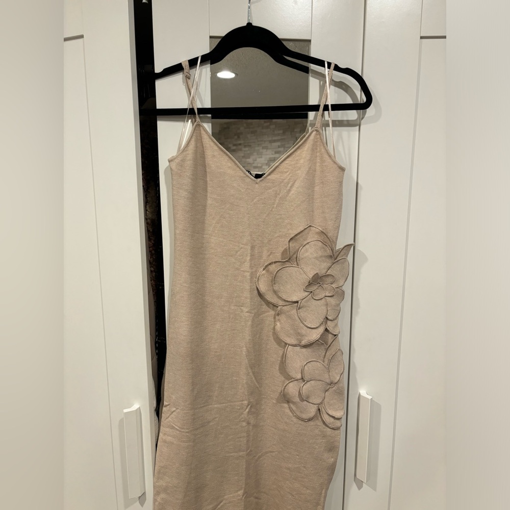 WORN ONCE - LULUS Unique Blooms Beige Applique Floral Sweater Knit Maxi Dress - Picture 8 of 14